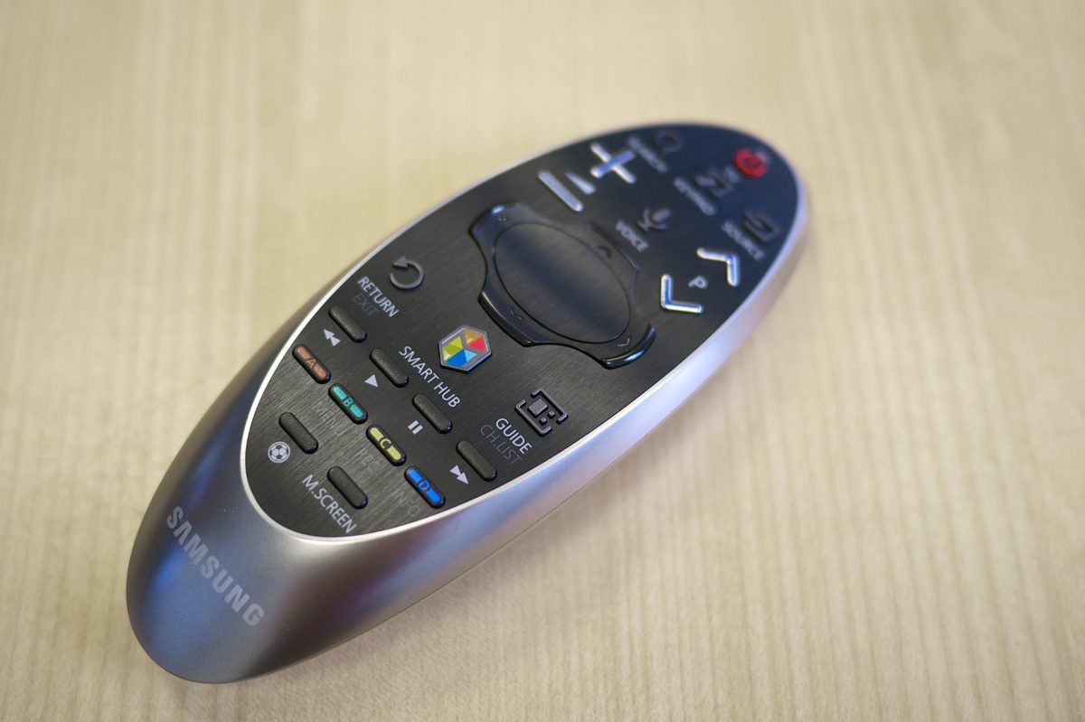 Samsung Curved UHD TV in een woonkamer-opstelling, klassiek voorbeeld van een 4K Samsung Smart TV waarop IPTV vlot draait